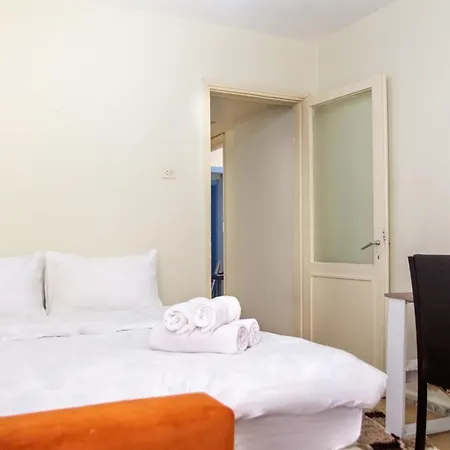 Vibrant And Central Flat In Karsiyaka Near Sea