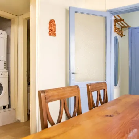 Vibrant And Central Flat In Karsiyaka Near Sea